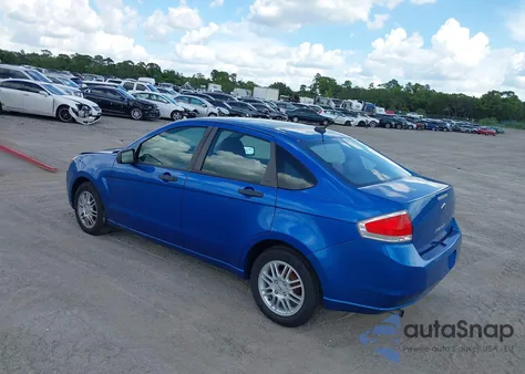 2010 Ford Focus Se z USA, uszkodzony, nr VIN 1FAHP3FN2AW293391